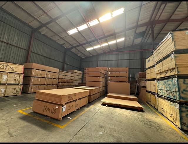 3,300M² WAREHOUSE FOR SALE IN EASTGATE